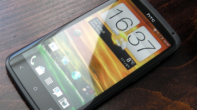 HTC One X nemá odnímatelný kryt