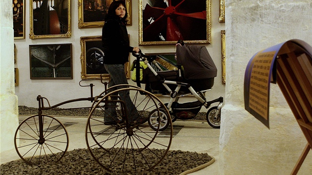 Výstava vynález� Technopolis a setkání amerických aut na zámku Sychrov.