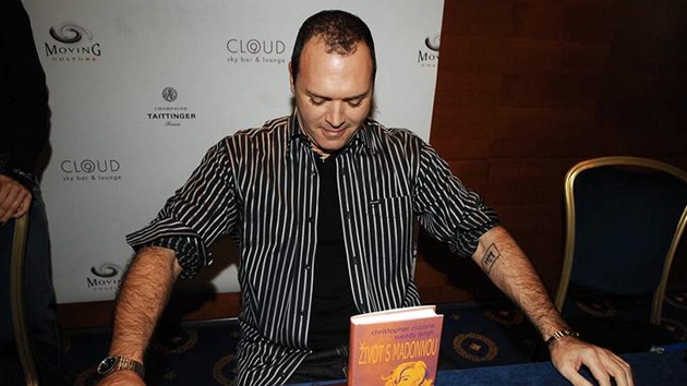 Christopher Ciccone představil v Praze knihu Život s Madonnou. (2008)