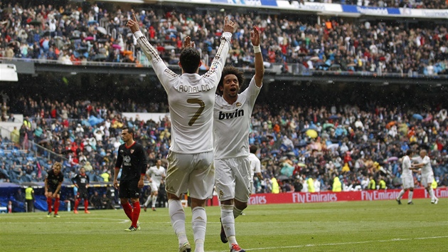 REAL VEDE 1:0. Cristiano Ronaldo se raduje z úvodního gólu zápasu proti Seville.