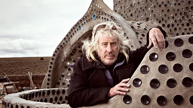 Michael Reynolds se o alternativu k tradiním architektonickým postupm zaal...