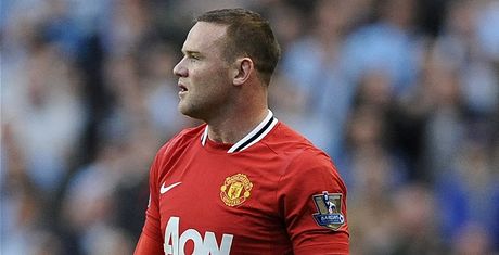 TAK ODPSK FAUL, NEBO NE? Wayne Rooney, tonk Manchesteru United, vytav