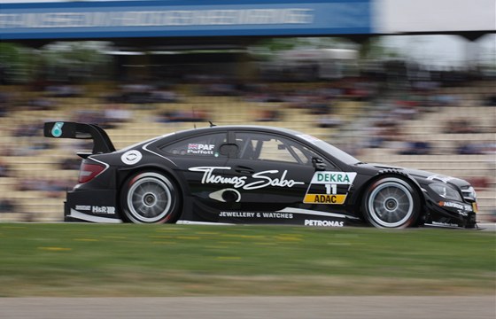 Garry Paffett vyhrál pro Mercedes premiérový závod nové DTM.