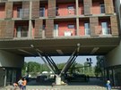 �ást nosné konstrukce evakuovaného domu v pra�ských Hole�ovicích.