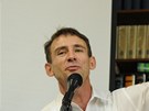 Chuck Palahniuk pi prezentaci jedné ze svých knih