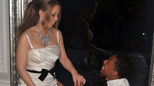 Mariah Carey a Nick Cannon obnovili svůj manželský slib (Paříž, 27. dubna 2012)