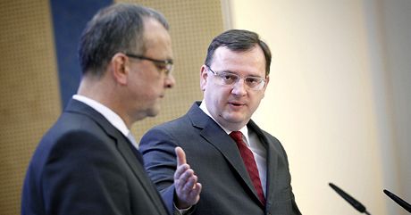 Premiér Petr Neas vytkl ministru Kalouskovi jeho telefonát vyetovateli v kauze CASA. Ilustraní foto