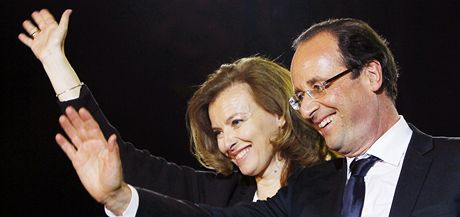 Valérie Trierweilerová se svým pratnerem francouzským prezidentem Francoisem Hollandem.