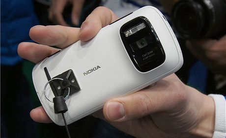 Nokia 808 PureView