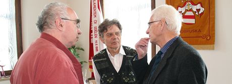 Pavel Kroupa, Alexander Tomský a Tomá Kapar v Dobruce (7. kvtna 2012).