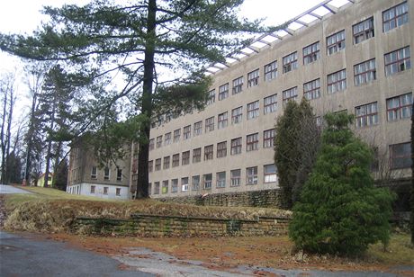 Kdysi vyhláené plicní sanatorium v Kostelci nad ernými lesy v okrese