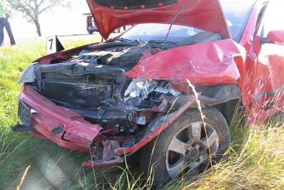 Tragická nehoda u Zbraslavi si vyádala idiv ivot. Ilustraní foto