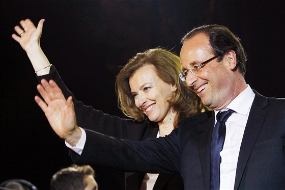 Valérie Trierweilerová se svým pratnerem francouzským prezidentem Francoisem Hollandem.