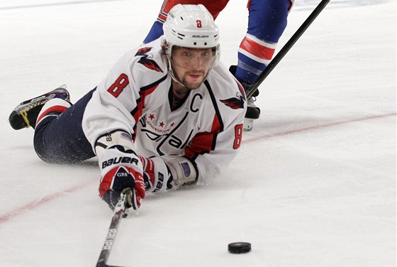 Alexandr Ovekin se bhem výluky NHL poprvé stelecky prosadil v dresu Dynama Moskva, k bodm ale svému týmu nepomohl.