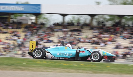 Jasný favorit ampionátu Daniel Juncadella vyhrál na Hockenheimu hned dvakrát.