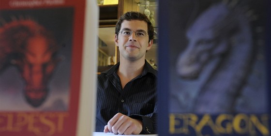 Americký spisovatel Christopher Paolini, autor bestselleru Odkaz Draích