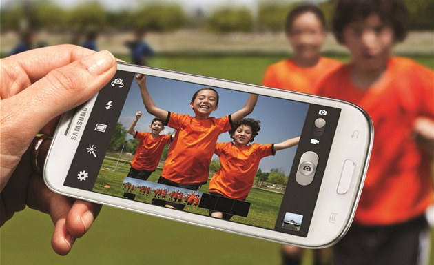Nástupce Samsungu Galaxy S III bude mít kvalitn�j�í displej, který by m�l být nezlomitelný.