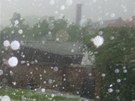 Přívalový déšť a kroupy ničily lidem v Chlumci nad Cidlinou a okolí zahrádky....