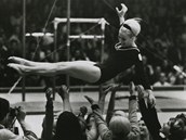 Z filmu Vra 68 o eskoslovenské gymnastce Ve áslavské.