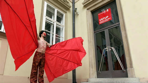 Na nádvoí Nové radnice v Brn se konal happenning sdruení Brno kulturní,