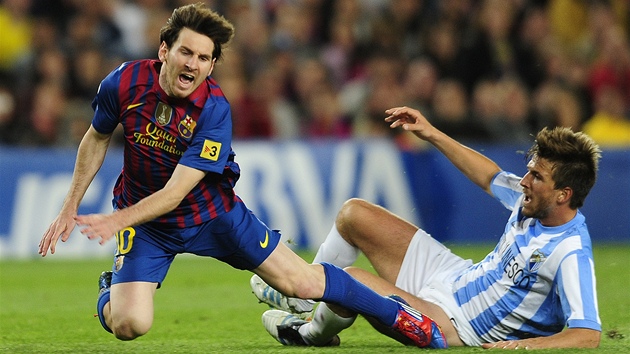 TAK DOST! Klikám Lionela Messiho (vlevo) uinil v utkání na Nou Campu pítr
