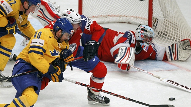 P�ETLA�OVANÁ. P�es norskou obranu nebylo v úvodním duelu mistrovství sv�t�