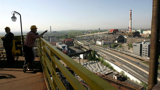 Pohled z vysoké pece na souasné provozy Vítkovic, elektrocentrálu a Místeckou
