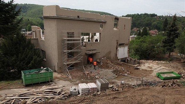 Radikln rekonstrukce Mnzovy vily v Brn.