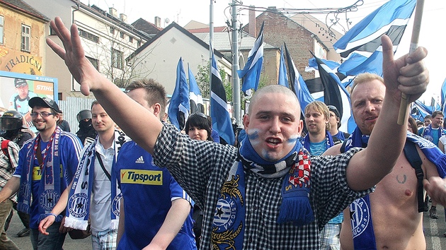 Fanouci Sigmy Olomouc pijeli do Plzn na fotbalov  utkn se Spartou Praha. 