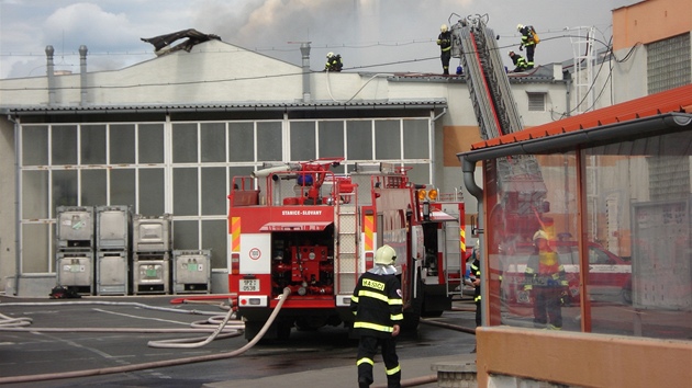 Por ve firm v Plzni-Radicch likvidovalo 15 jednotek hasi. 