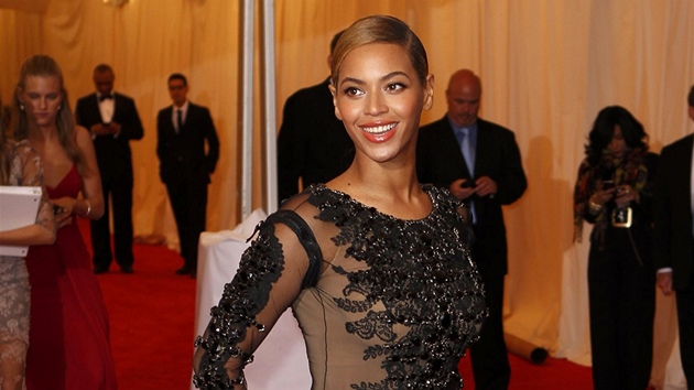 Beyoncé (Met Gala, New York, 7. kvtna 2012)