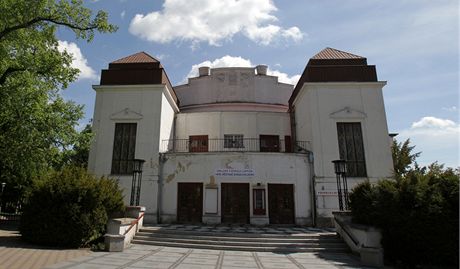 Kladenské divadlo bylo oteveno 11. kvtna 1912.
