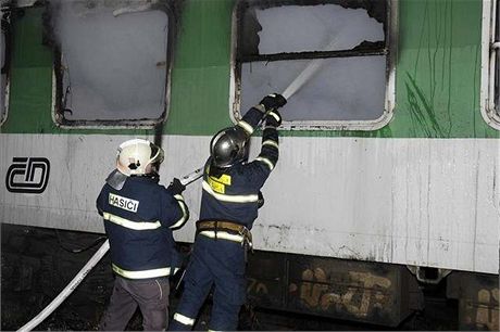 Poár lokomotivy likvidovalo nkolik jednotek hasi. Ilustraní snímek