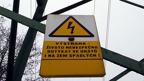 V dopise obce pedevím nesouhlasí s plánovaným vedením 110 kV Luickými horami. Navrhují pouhou rekonstrukci dvou stávajících vedení nebo to, aby energetici pípadnou novou trasu vytyili jinudy. (ilustraní snímek)