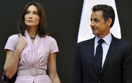 Nicolas Sarkozy a jeho manelka Carla v Mexiku (9. bezna 2009)
