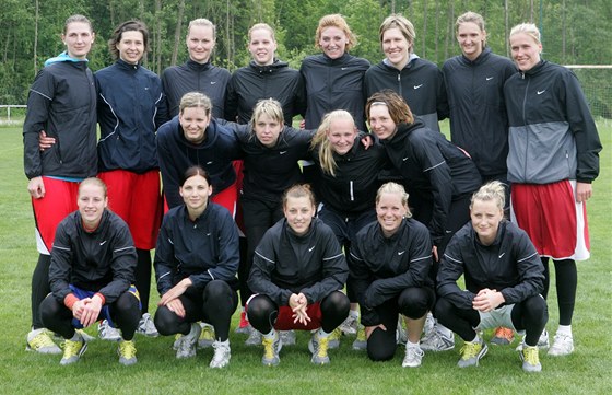 JSME TÝM. eské basketbalistky se sely na soustední ped olympijskou