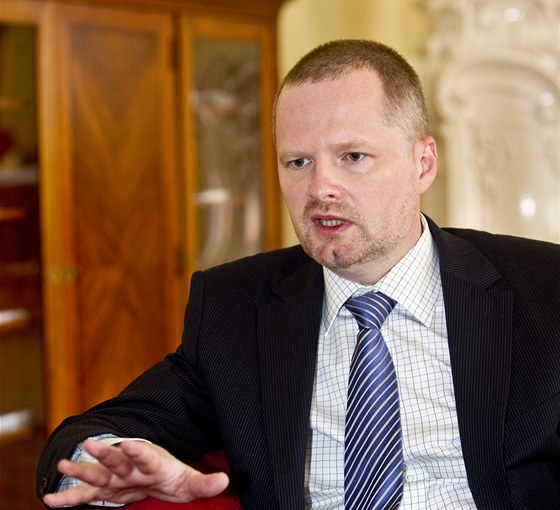 Ministr kolství Petr Fiala hájil ped poslanci kolského výboru povinnou výuku druhého cizího jazyka od osmé tídy Z ji od pítího kolního roku.