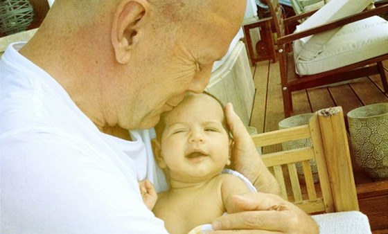 Bruce Willis a jeho dcera Mabel (10. kvtna 2012)