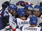 SLOVENSKÝ OIA. Hokejisté Slovenska dali druhý gól Kanad a hodn se radovali.