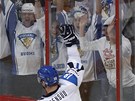 Finský útoník Jesse Joensuu slaví první gól