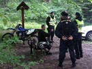 Policie pi zátahu v Beskydech s motorkáem, který se snail uniknout.