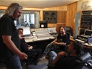Richard Krajo z kapely Krytof debatuje s americkými producenty Yaronem...