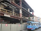 Pohled na olomoucký obchodní dm Prior bhem rekonstrukce (10. kvtna 2012).