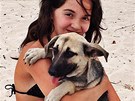 Dcera Martiny Gavriely Jessica na pláži v Dominikánské republice