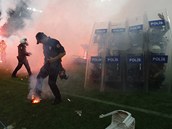 Na stadionu musela proti vtrnostem fanouk dlouho zasahovat policie, 