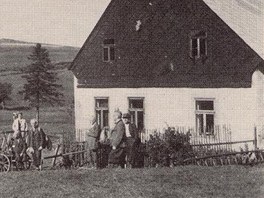 V osadě Königsmühle stávalo šest domů. Dnes z nich zbyly jen ruiny.