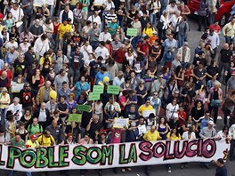 Demonstrující chtjí na námstí Puerta del Sol zstat ti dny, ale úady...