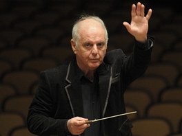 Daniel Barenboim pi zkouce Wiener Phillharmoniker na Praskm jaru 2012