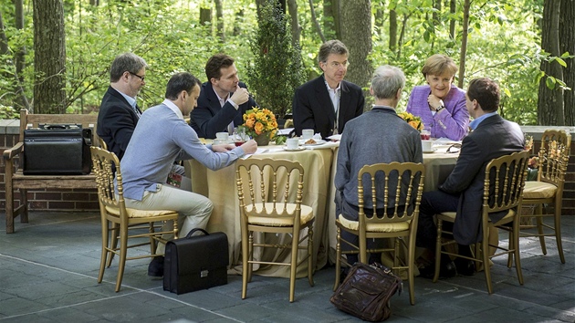 Do Camp Davidu pijel i ruský premiér Dmitrij Medvedv (ilustraní snímek)