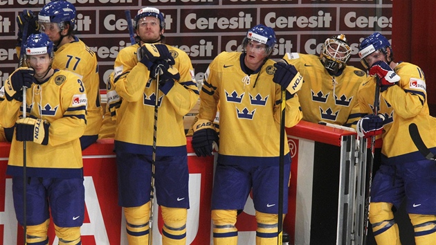 SMUTEK TRE KRONOR. Švédové se šestnácti hokejisty z NHL v domácí hale Globen...